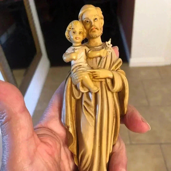 unbranded Other - St Anthony 6 1/2 inch Italian Saint Resin Holding Divine Child